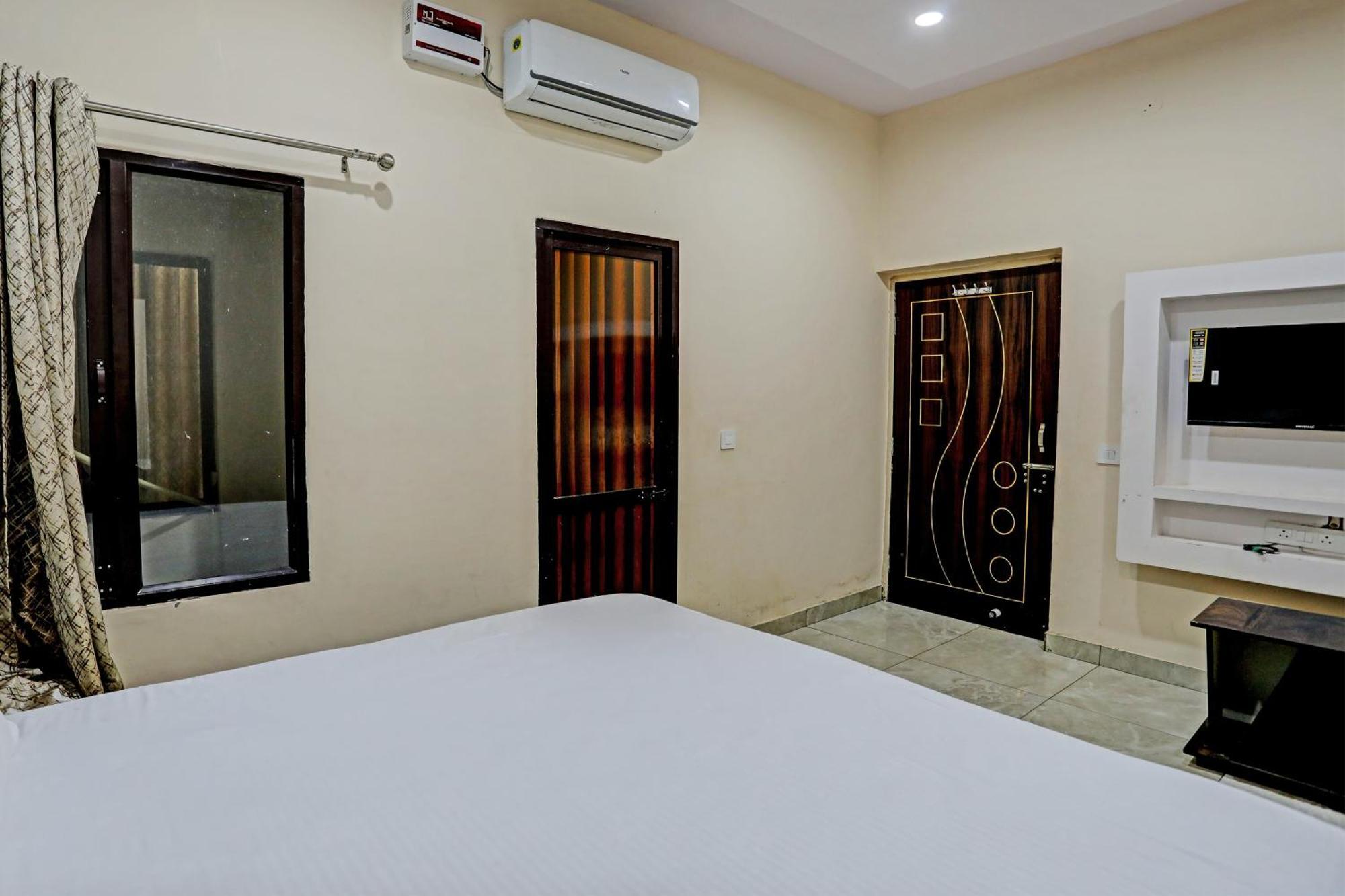 Dream Lounge Hotel Jalandhar Buitenkant foto