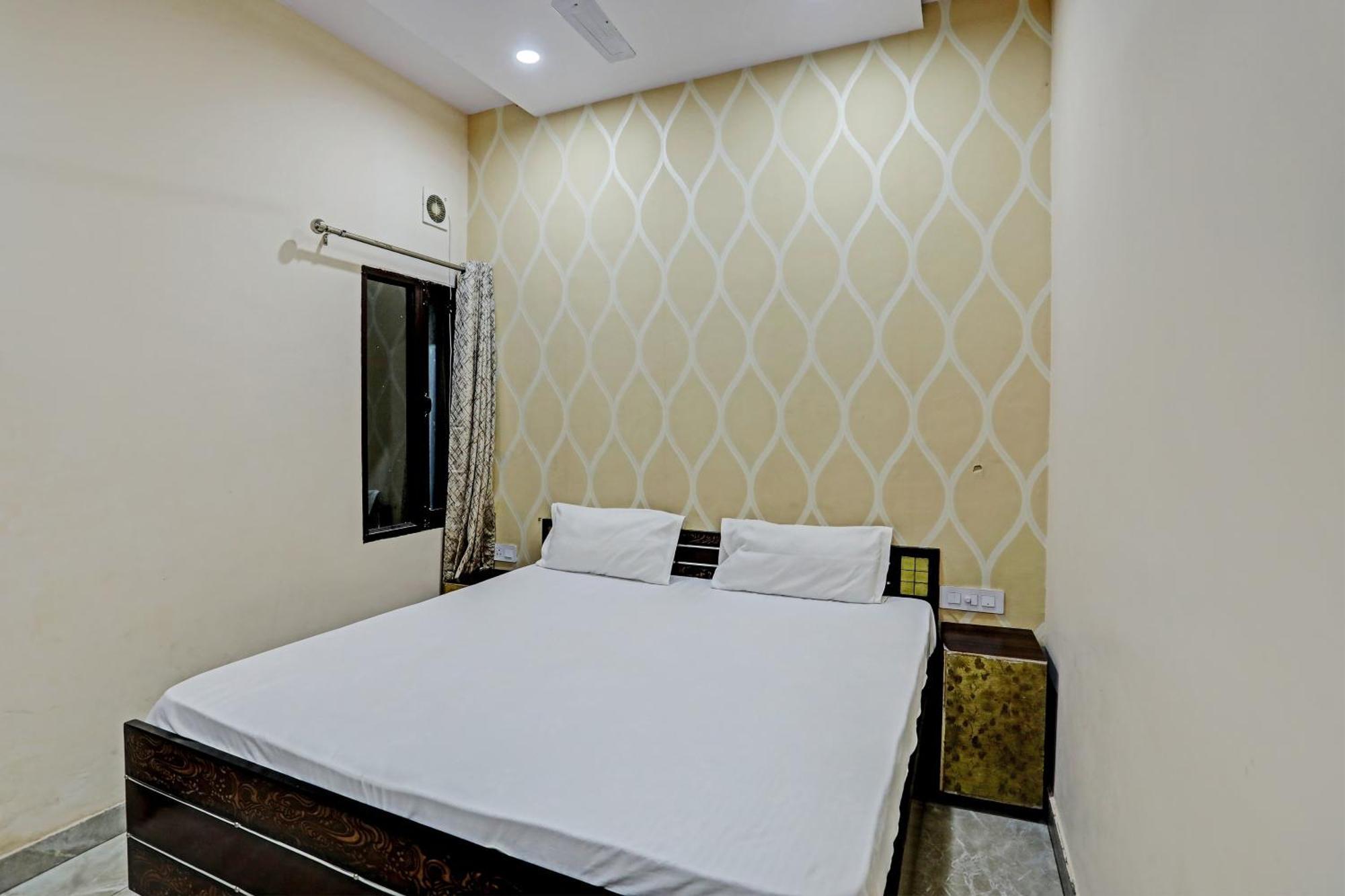 Dream Lounge Hotel Jalandhar Buitenkant foto