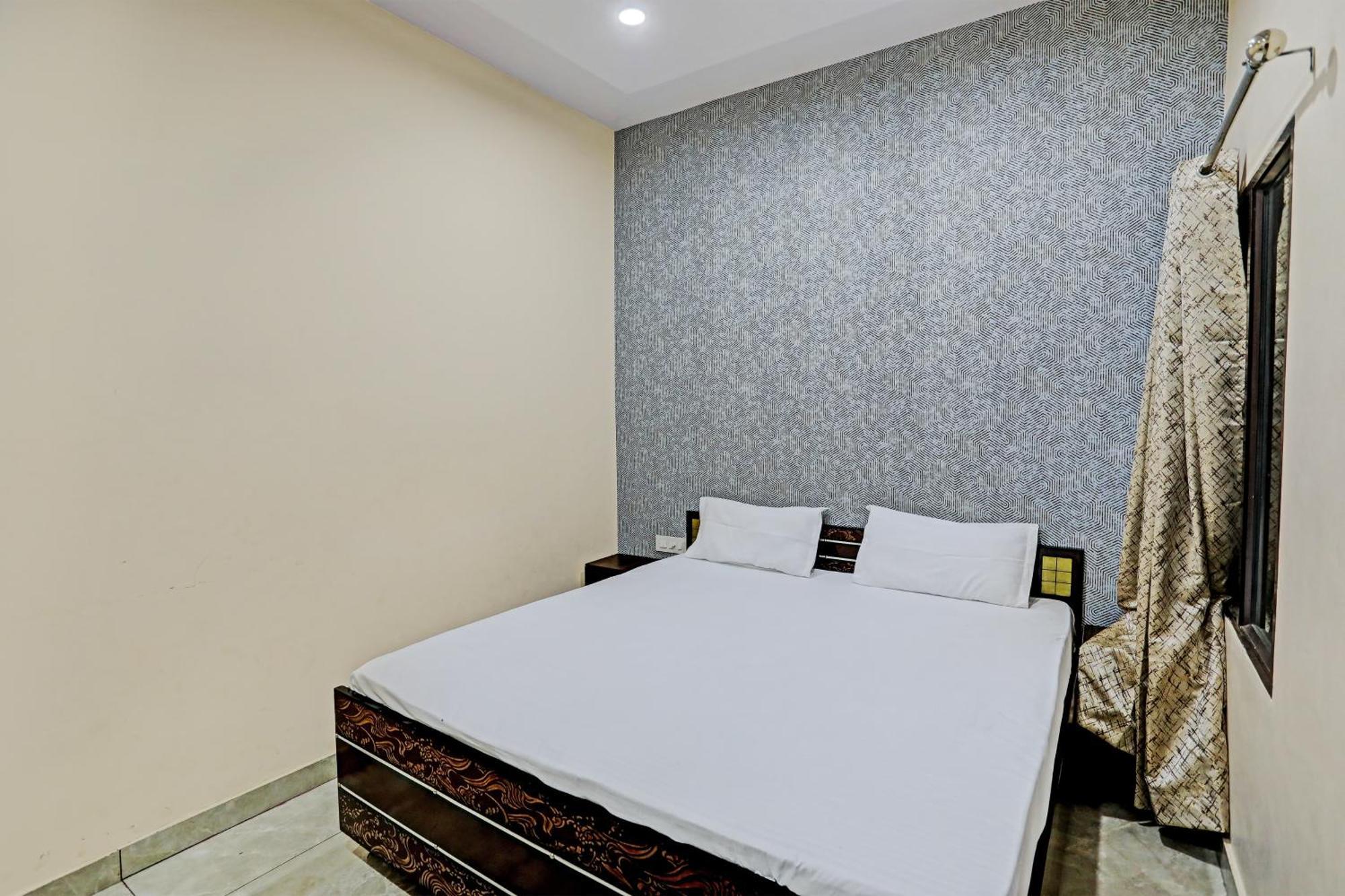Dream Lounge Hotel Jalandhar Buitenkant foto