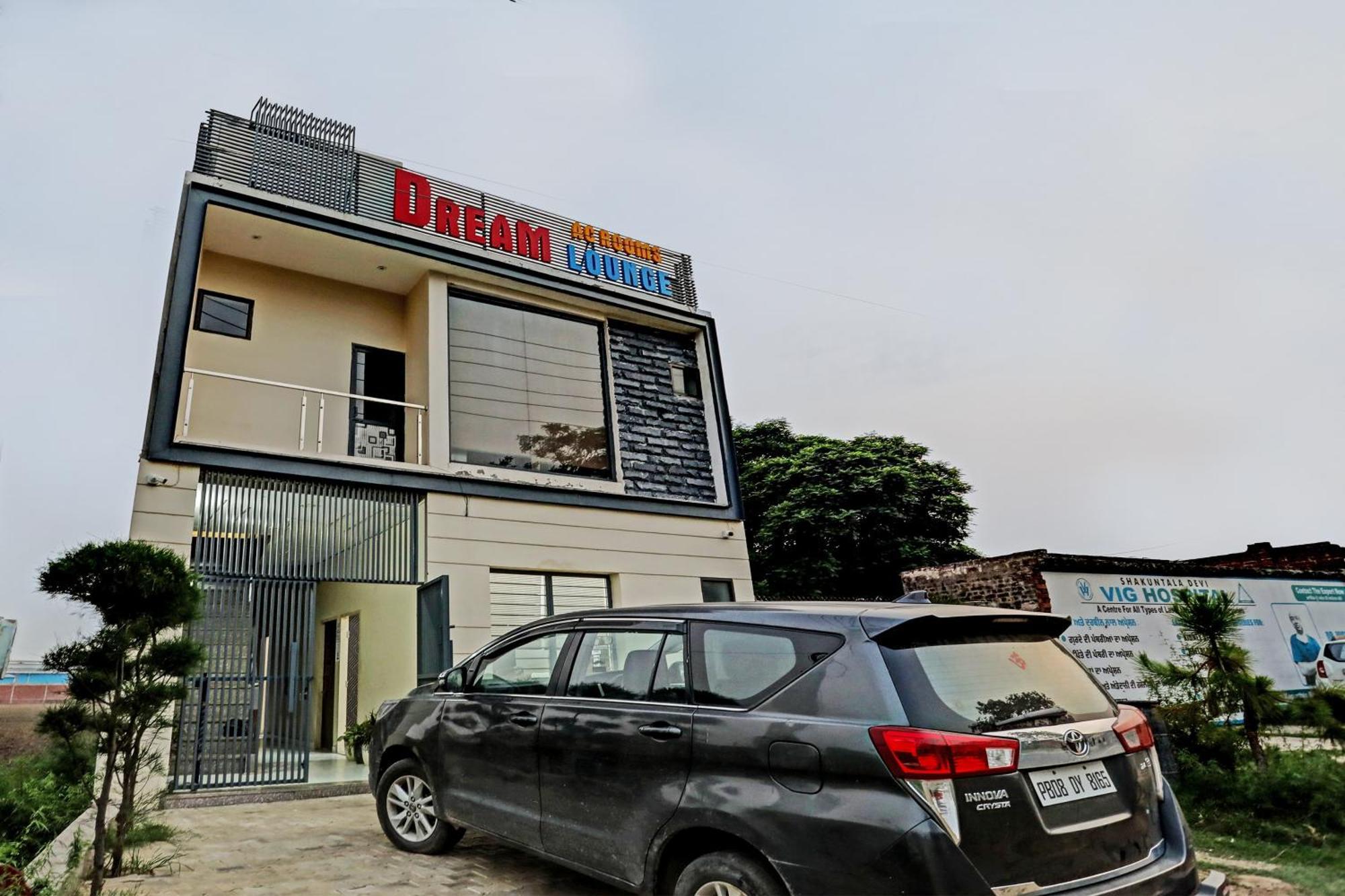 Dream Lounge Hotel Jalandhar Buitenkant foto